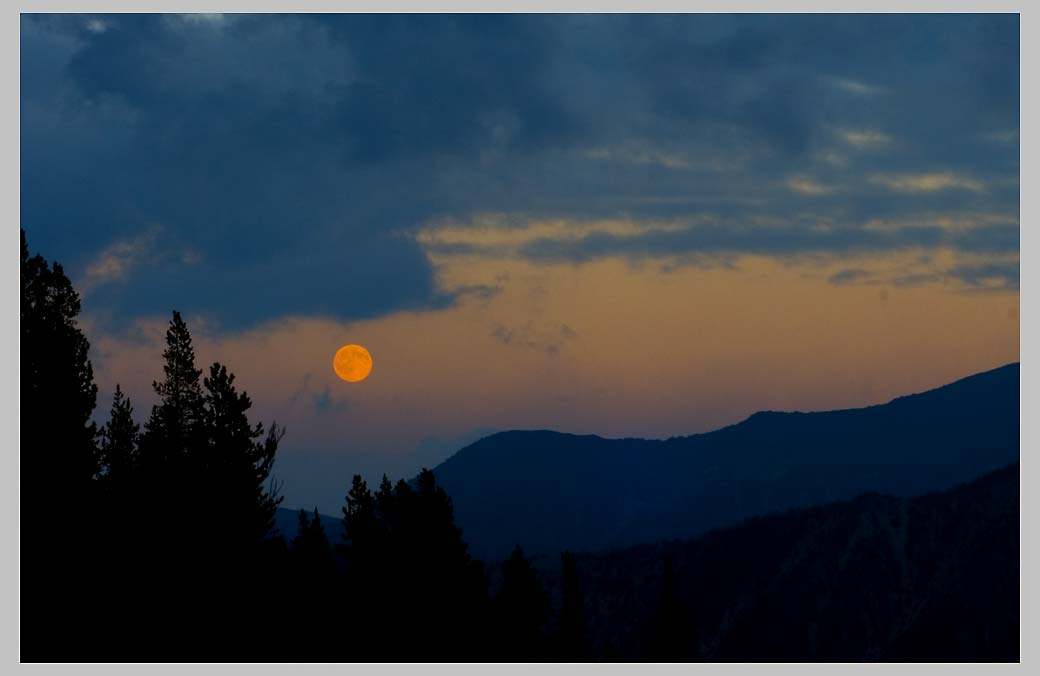 HARVEST MOON at Ice Lake, Eagle Cap Wilderness
